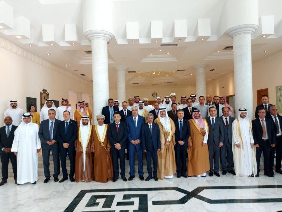 مجلس وزراء الداخلية العرب يدعو إلى تعزيز الوعي المروري للحد من حوادث الطرقات مجلس وزراء الداخلية العرب يدعو إلى تعزيز الوعي المروري للحد من حوادث الطرقات