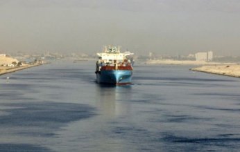 هيئة قناة السويس تعلن تراجع حركة المرور بالقناة إلى النصف بسبب هجمات الحوثيين بالبحر الأحمر