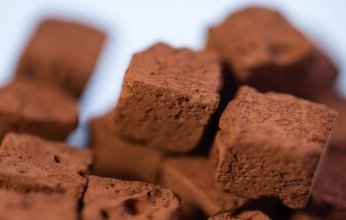 علماء يبتكرون تقنية لتحويل نفايات الألومنيوم إلى سبائك مغناطيسية تخدم الطاقة المتجددة