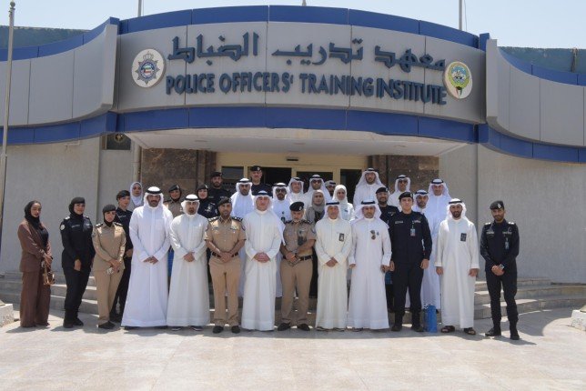 الداخلية الكويتية تنظم محاضرة تعريفية بمناسبة اليوم العالمي لمكافحة جريمة الاتجار بالأشخاص الداخلية الكويتية تنظم محاضرة تعريفية بمناسبة اليوم العالمي لمكافحة جريمة الاتجار بالأشخاص