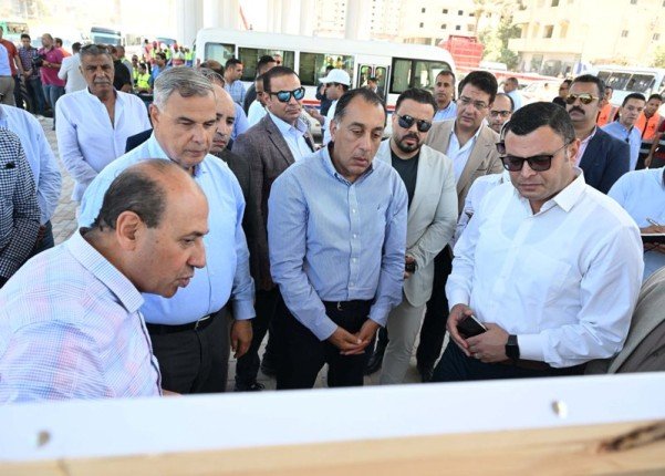 مصر.. رئيس الوزراء يوجه بتسريع أعمال مشروع إنشاء محور السادات بالإسكندرية مصر.. رئيس الوزراء يوجه بتسريع أعمال مشروع إنشاء محور السادات بالإسكندرية