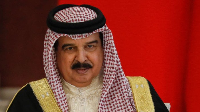 عاهل البحرين يعلن إقامة بعثة دبلوماسية دائمة في لبنان عاهل البحرين يعلن إقامة بعثة دبلوماسية دائمة في لبنان