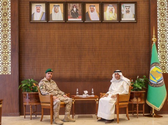 أمين مجلس التعاون يبحث مع قائد القيادة العسكرية الموحدة الجديد التكامل العسكري الخليجي أمين مجلس التعاون يبحث مع قائد القيادة العسكرية الموحدة الجديد التكامل العسكري الخليجي