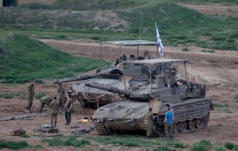 جيش الاحتلال الإسرائيلي يعلن إصابة قائد كتيبة وجندي بجروح خطيرة في اشتباكات جنوب غزة