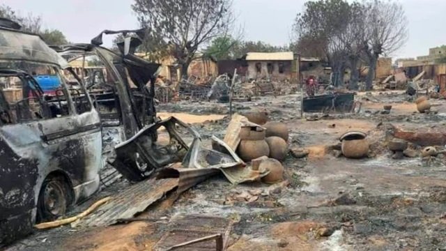 الجيش السوداني يصد هجوماً جديداً لـ"الدعم السريع" على مدينة الفاشر ويحقق تقدماً في كردفان الجيش السوداني يصد هجوماً جديداً لـ"الدعم السريع" على مدينة الفاشر ويحقق تقدماً في كردفان