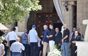 بالصور.. جانب من جنازة الفنان المصري الراحل لطفي لبيب