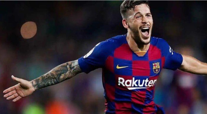 نقل للمستشفى.. كلب يعض نجم برشلونة السابق في منطقة حرجة نقل للمستشفى.. كلب يعض نجم برشلونة السابق في منطقة حرجة