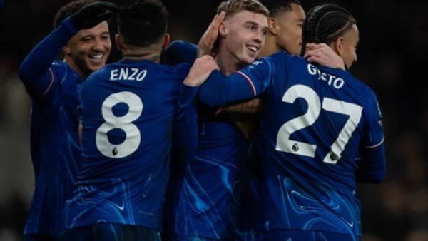 تشيلسي يفوز على باريس سان جيرمان بثلاثية ويتوج بطلا لمونديال الأندية تشيلسي يفوز على باريس سان جيرمان بثلاثية ويتوج بطلا لمونديال الأندية