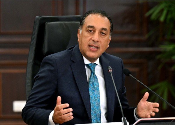 رئيس الوزراء المصري يتفقد موقع إنشاء المحطة النووية بالضبعة.. ويؤكد: المشروع يمثل تحقيقاً لحلم وطني رئيس الوزراء المصري يتفقد موقع إنشاء المحطة النووية بالضبعة.. ويؤكد: المشروع يمثل تحقيقاً لحلم وطني