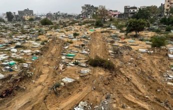 قوات الاحتلال الإسرائيلي تنبش قبور الشهداء في غزة وتسرق جثامين من المقبرة التركية