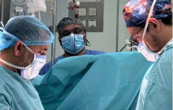 فريق طبي بمدينة الملك سعود الطبية يُنقذ حياة مريض مصابًا في القلب والرئة