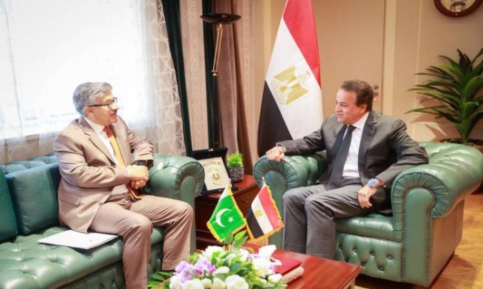 مصر و باكستان تبحثان سبل تعزيز التعاون الثنائي بين البلدين في القطاع الصحي مصر و باكستان تبحثان سبل تعزيز التعاون الثنائي بين البلدين في القطاع الصحي