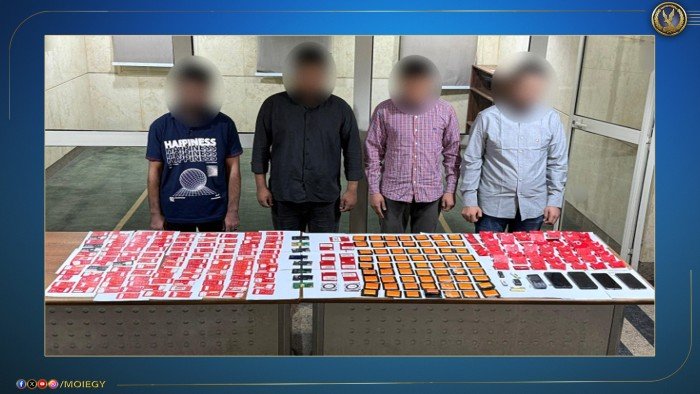 مصر.. الأمن يكشف تفاصيل شبكة نصب إلكتروني استولت على ملايين الجنيهات من المواطنين (صور) مصر.. الأمن يكشف تفاصيل شبكة نصب إلكتروني استولت على ملايين الجنيهات من المواطنين (صور)