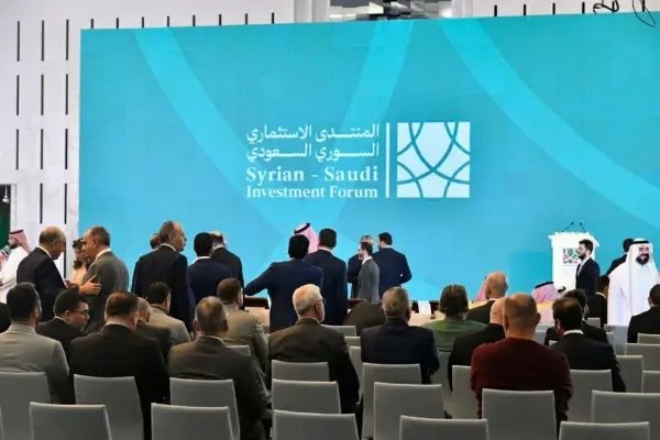 سوريا والسعودية توقعان 47 اتفاقية استثمارية بأكثر من 6 مليارات دولار سوريا والسعودية توقعان 47 اتفاقية استثمارية بأكثر من 6 مليارات دولار