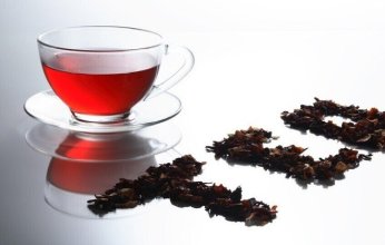 هل شرب الشاي بعد الطعام مفيد؟.. أخصائية تغذية توضح الحقائق والمخاطر