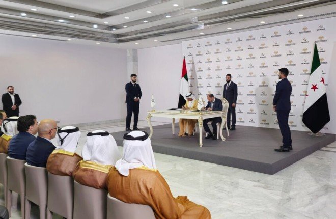 اتفاقية سورية إماراتية لتطوير ميناء طرطوس بـ800 مليون دولار اتفاقية سورية إماراتية لتطوير ميناء طرطوس بـ800 مليون دولار
