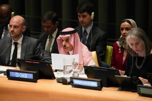 فيصل بن فرحان: لا علاقات بين السعودية وإسرائيل دون قيام دولة فلسطينية فيصل بن فرحان: لا علاقات بين السعودية وإسرائيل دون قيام دولة فلسطينية