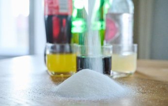 دراسة تكشف.. المشروبات الغازية المحلاة تُضعف المناعة وتضر بصحة الأمعاء