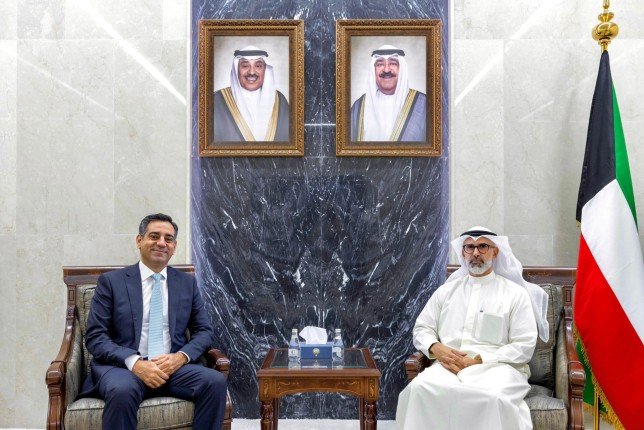 الكويت.. نائب وزير الخارجية يستقبل القائم بالأعمال في السفارة اللبنانية الكويت.. نائب وزير الخارجية يستقبل القائم بالأعمال في السفارة اللبنانية