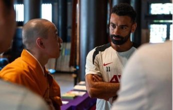 سر زيارة محمد صلاح وزملائه بـ ليفربول لمعبد إيكوين باليابان