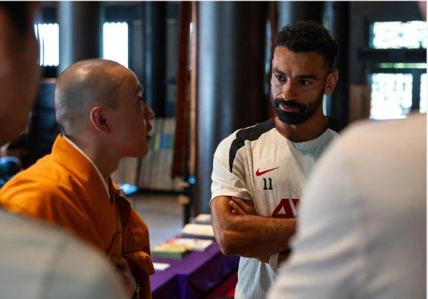 سر زيارة محمد صلاح وزملائه بـ ليفربول لمعبد إيكوين باليابان سر زيارة محمد صلاح وزملائه بـ ليفربول لمعبد إيكوين باليابان