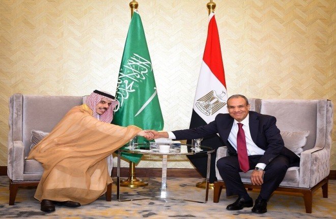 وزير الخارجية المصري: لن تنجح أي محاولات يائسة للإساءة للعلاقات التاريخية بين مصر والسعودية وزير الخارجية المصري: لن تنجح أي محاولات يائسة للإساءة للعلاقات التاريخية بين مصر والسعودية