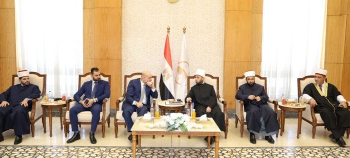 الأزهري يستقبل وفدًا فلسطينيًا رفيعًا يضم قاضي القضاة ووزير الأوقاف بالعاصمة الإدارية الجديدة الأزهري يستقبل وفدًا فلسطينيًا رفيعًا يضم قاضي القضاة ووزير الأوقاف بالعاصمة الإدارية الجديدة