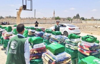 "سلمان للإغاثة" يوزّع مساعدات إيوائية جديدة للنازحين من السويداء إلى درعا