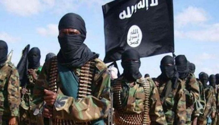 هجوم مباغت لحركة "الشباب" يخلخل التوازن الميداني في الصومال.. وسيطرتها على موقوكوري تثير جدلًا واسعًا هجوم مباغت لحركة "الشباب" يخلخل التوازن الميداني في الصومال.. وسيطرتها على موقوكوري تثير جدلًا واسعًا