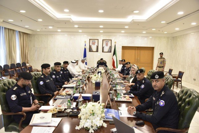 الكويت.. وكيل (الداخلية) بالتكليف يترأس الاجتماع الـ42 لمجلس أكاديمية سعد العبد الله للعلوم الأمنية الكويت.. وكيل (الداخلية) بالتكليف يترأس الاجتماع الـ42 لمجلس أكاديمية سعد العبد الله للعلوم الأمنية