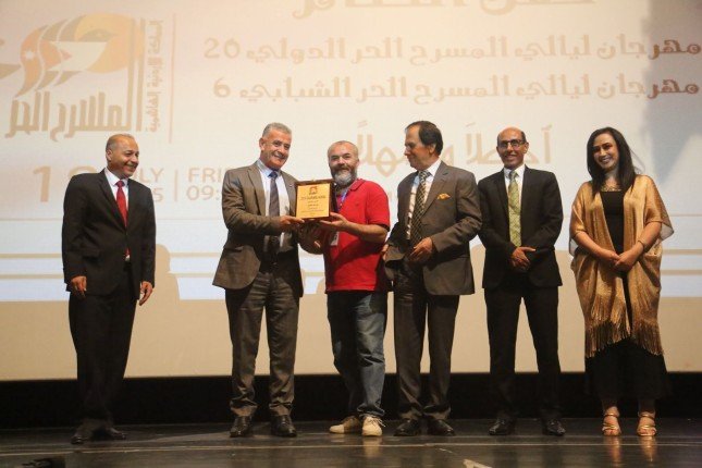 العرض المسرحي التونسي "لا موضة" يفوز بجائزة أفضل عرض في ختام مهرجان المسرح الحر الدولي بالأردن العرض المسرحي التونسي "لا موضة" يفوز بجائزة أفضل عرض في ختام مهرجان المسرح الحر الدولي بالأردن