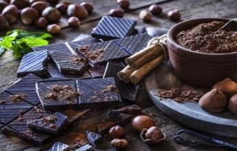 خبراء تغذية يفاجئون الجميع: الشوكولاتة ليست عدوًا للصحة.. بل لها فوائد مذهلة!