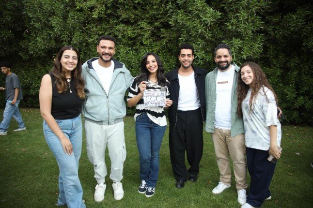 انتهاء تصوير حكاية "فلاش باك" أولى حكايات مسلسل "ما تراه ليس كما يبدو".. والعرض في هذا الموعد انتهاء تصوير حكاية "فلاش باك" أولى حكايات مسلسل "ما تراه ليس كما يبدو".. والعرض في هذا الموعد