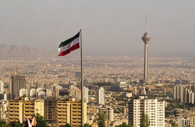 الرئيس الإيراني: طهران تواجه أزمة خطيرة ولا يمكن استبعاد نقل العاصمة كحل طارئ الرئيس الإيراني: طهران تواجه أزمة خطيرة ولا يمكن استبعاد نقل العاصمة كحل طارئ