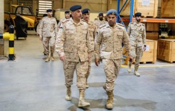 نائب رئيس الأركان العامة للجيش الكويتي يتفقد قيادة الإسناد الإداري