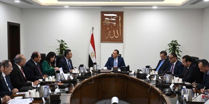 مصر.. رئيس الوزراء يُتابع جهود تطوير قطاع صناعة السكر وتعزيز الإنتاج المحلي مصر.. رئيس الوزراء يُتابع جهود تطوير قطاع صناعة السكر وتعزيز الإنتاج المحلي