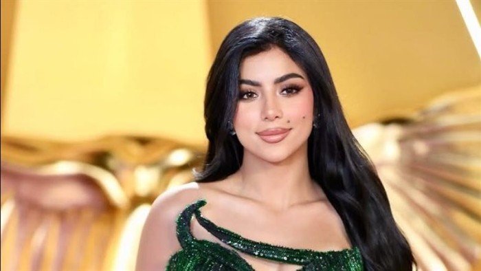 شاهد.. كارولين عزمي تبهر متابعيا بإطلالة لافتة على إنستجرام شاهد.. كارولين عزمي تبهر متابعيا بإطلالة لافتة على إنستجرام