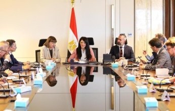 وزيرة التخطيط تعقد اجتماعًا موسعًا مع منظمات الأمم المتحدة ومؤسسات التمويل الدولية والدول الصديقة