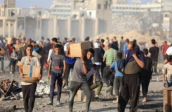 استشهاد 20 فلسطينيا بينهم 15 من منتظرى المساعدات فى قصف إسرائيلى على غزة استشهاد 20 فلسطينيا بينهم 15 من منتظرى المساعدات فى قصف إسرائيلى على غزة