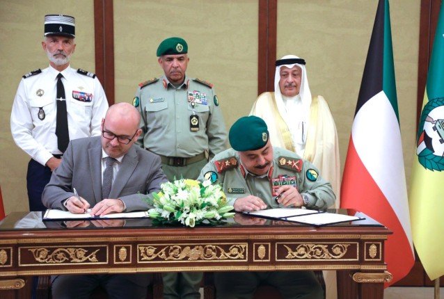 الحرس الوطني الكويتي والدرك الفرنسي يوقعان مذكرة تفاهم للتنسيق والتعاون المشترك الحرس الوطني الكويتي والدرك الفرنسي يوقعان مذكرة تفاهم للتنسيق والتعاون المشترك