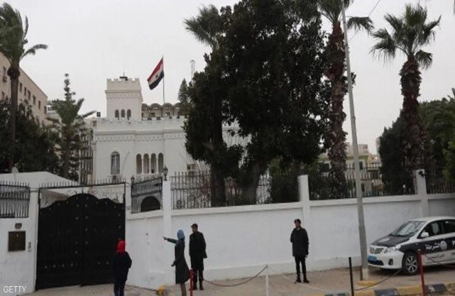 مصر تنفي مزاعم اقتحام سفارتها في ليبيا وتوضح حقيقة المبنى المقتحم مصر تنفي مزاعم اقتحام سفارتها في ليبيا وتوضح حقيقة المبنى المقتحم