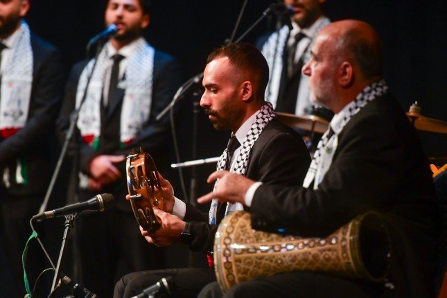 "صيفي ثقافي الـ17" يحتفي بالهوية الفلسطينية في ليلة موسيقية على خشبة مسرح الدسمة "صيفي ثقافي الـ17" يحتفي بالهوية الفلسطينية في ليلة موسيقية على خشبة مسرح الدسمة