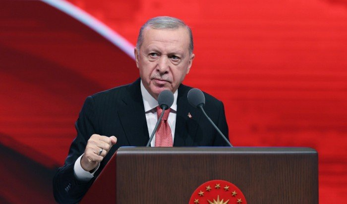 أردوغان: تركيا تفتح صفحة جديدة بعد بدء حزب العمال الكردستاني تسليم سلاحه أردوغان: تركيا تفتح صفحة جديدة بعد بدء حزب العمال الكردستاني تسليم سلاحه