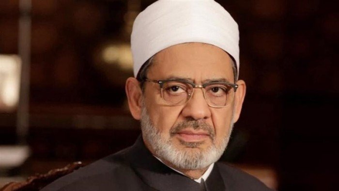 شيخ الأزهر يدعو إلى توفير جميع الخدمات الطبية لأهالي صعيد مصر شيخ الأزهر يدعو إلى توفير جميع الخدمات الطبية لأهالي صعيد مصر