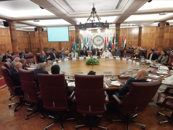 مسؤول بجمعية المحامين الكويتية يدعو لتبني ميثاق عربي لتعزيز الولاية القضائية العالمية لمكافحة الجرائم الدولية مسؤول بجمعية المحامين الكويتية يدعو لتبني ميثاق عربي لتعزيز الولاية القضائية العالمية لمكافحة الجرائم الدولية