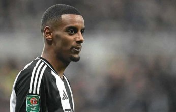 لماذا طلب ألكسندر إيزاك الرحيل عن نيوكاسل يونايتد؟