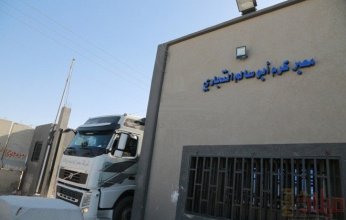 مصر.. شاحنات المساعدات تدخل إلى قطاع غزة عبر "كرم أبو سالم" لليوم الرابع على التوالي