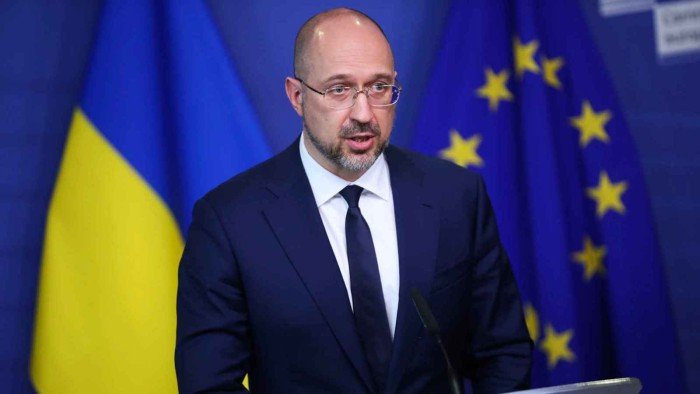 رئيس الوزراء الأوكراني دينيس شميهال يقدّم استقالته من منصبه رئيس الوزراء الأوكراني دينيس شميهال يقدّم استقالته من منصبه