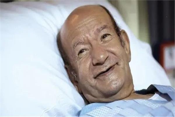 آخر تطورات الحالة الصحية للفنان المصري لطفي لبيب بعد نقله للعناية المركزة آخر تطورات الحالة الصحية للفنان المصري لطفي لبيب بعد نقله للعناية المركزة