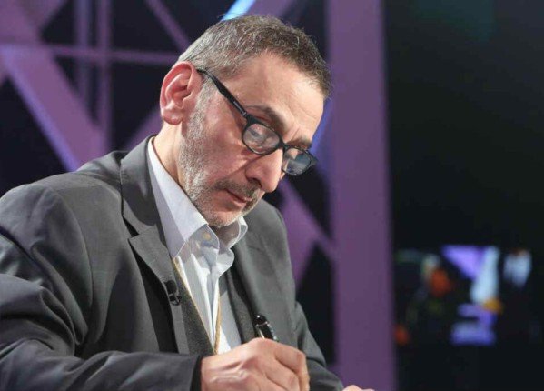 جوزيف عون يمنح الفنان الراحل "زياد الرحباني" وسام الأرز الوطني جوزيف عون يمنح الفنان الراحل "زياد الرحباني" وسام الأرز الوطني